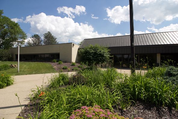 4240 Hickory Ln, Sioux City, IA 51106